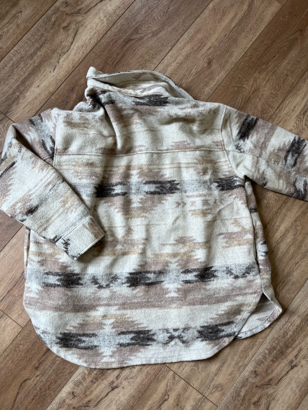 Ardene Shacket size large - Picture 3 of 3